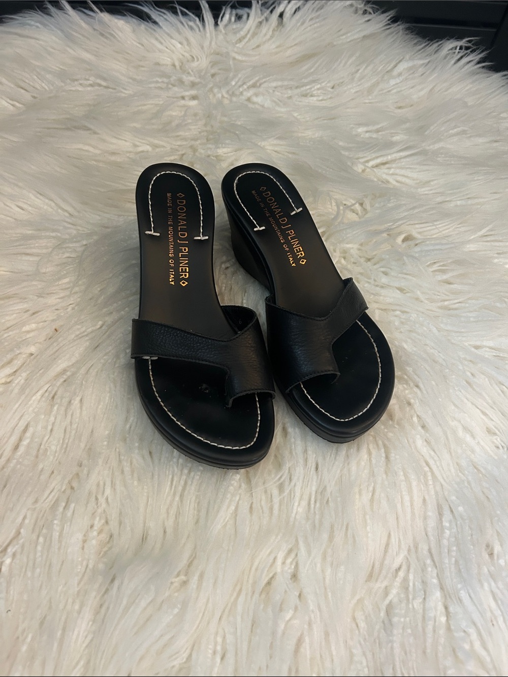 Donald J. Pliner Black Leather Slide platforms size 6